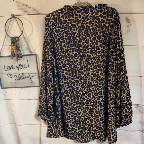 Jessica London; Cheetah; Leopard; Animal; Blouse18 - Picture 2 of 8